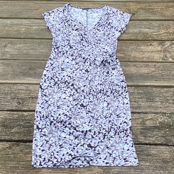 Tiana B. Faux Wrap dress with side tie black gray white size small stretchy - Picture 2 of 10